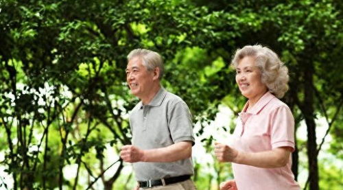 剛離婚，前夫留下400元銀行卡，三年后余額讓人淚目